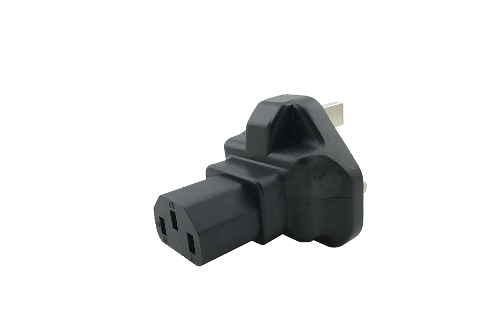 IEC C13 to UK Adapter (YL-6012)